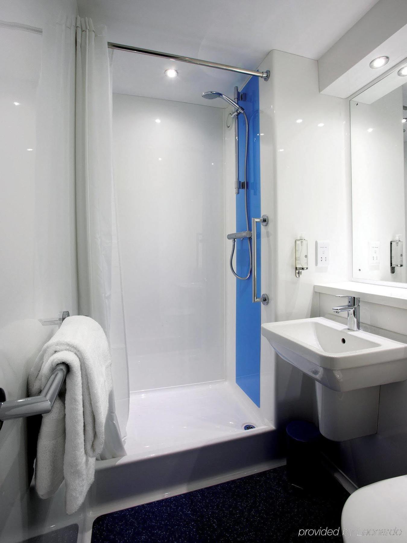 Travelodge Plymouth Bagian luar foto