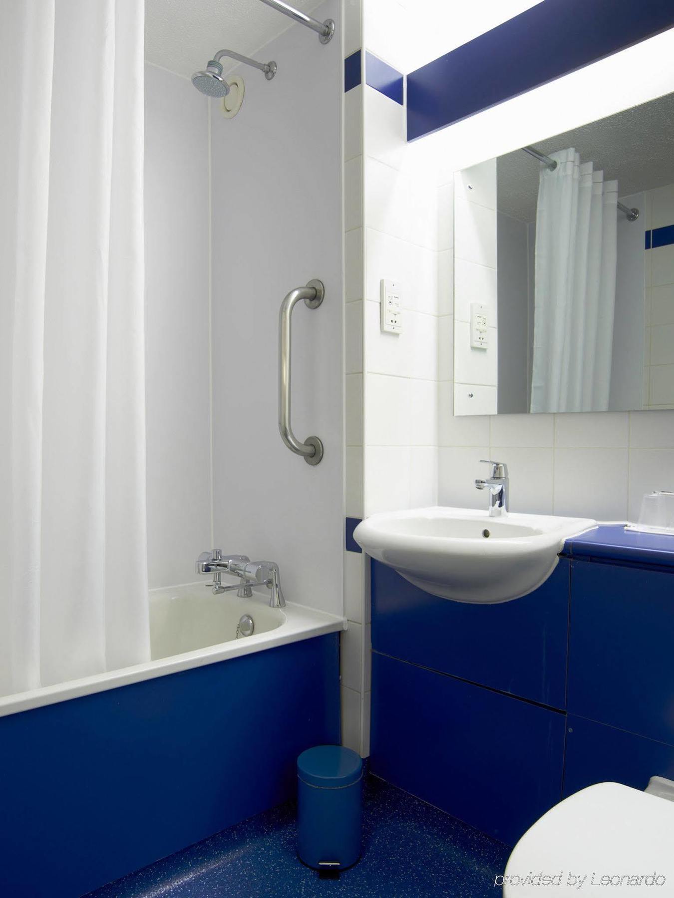 Travelodge Plymouth Bagian luar foto
