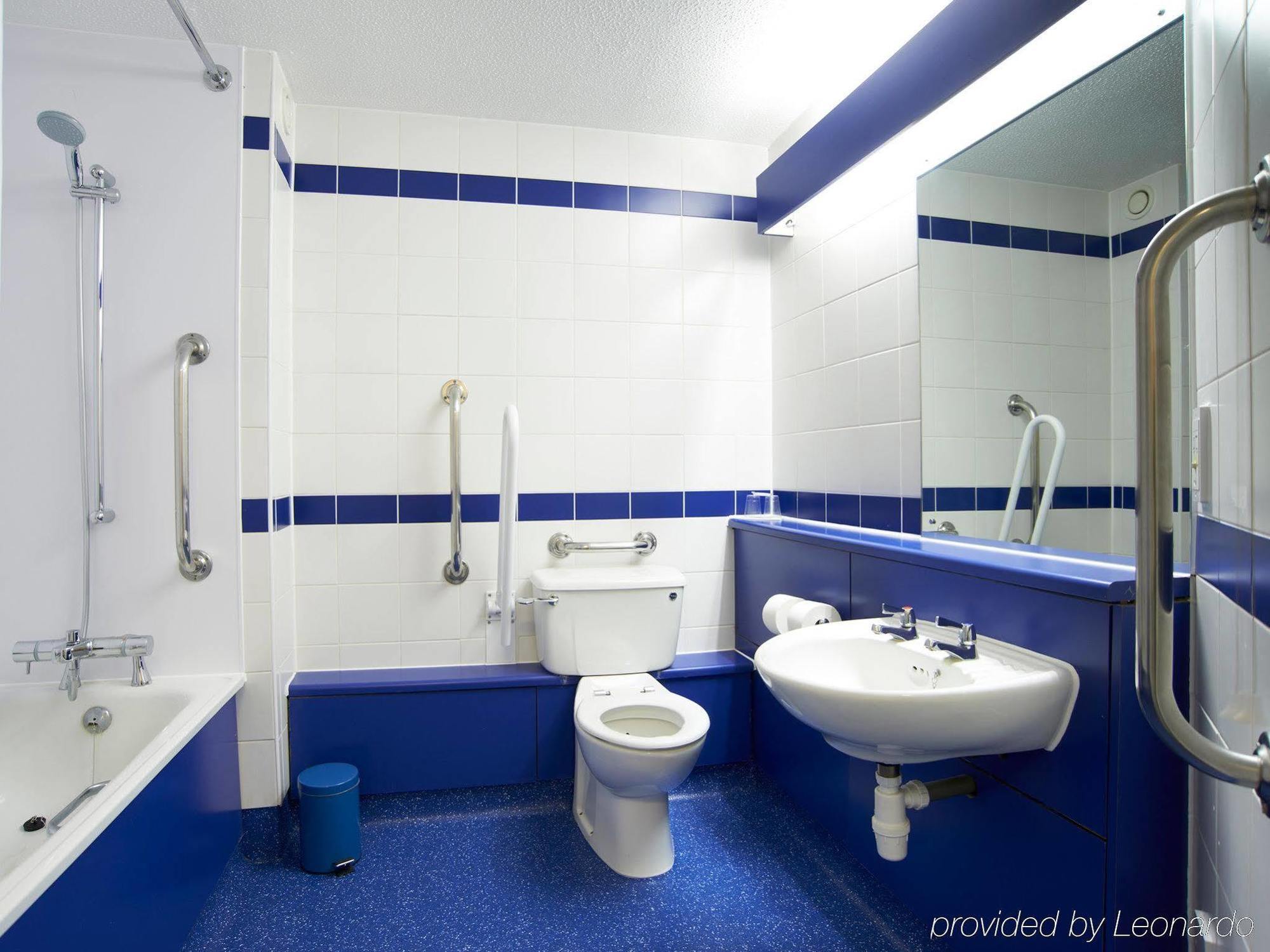 Travelodge Plymouth Bagian luar foto